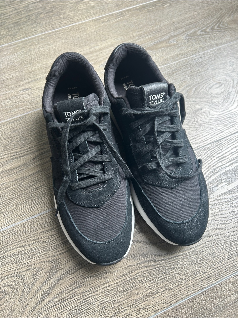 TOMS Women’s TRVL LITE Retro Black Sneaker Size 8.5